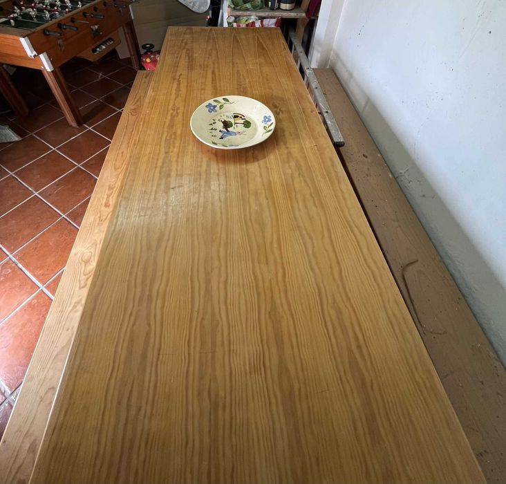 Mesa grande madeira maciça (280cm) + 2 bancos corridos