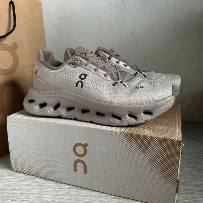 Кросівки On Cloudtilt в кольорі Cinder Ash Fog