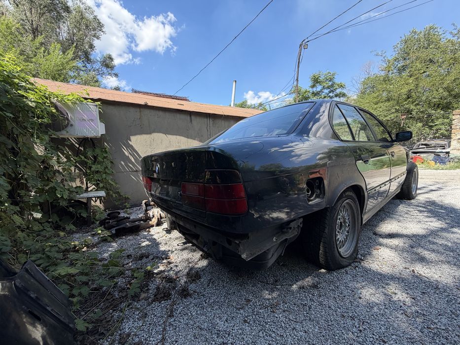 BMW E34 540i кузов на колесах бмв е34