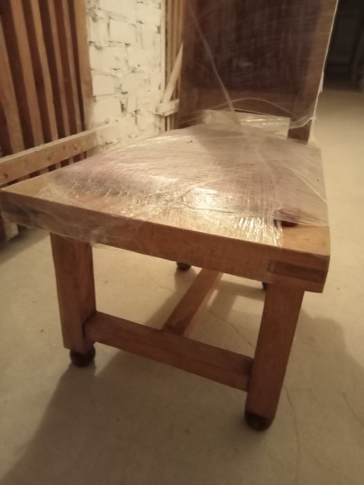 6 dębowych krzeseł lata 50 gratis stół