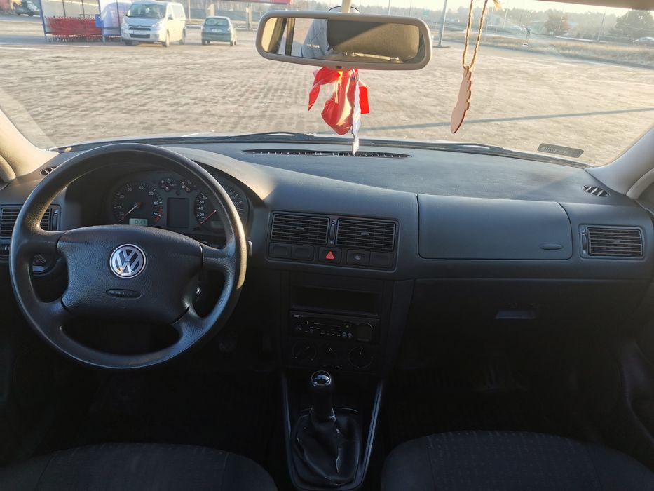 Volkswagen Golf 4 1.6 benzyna