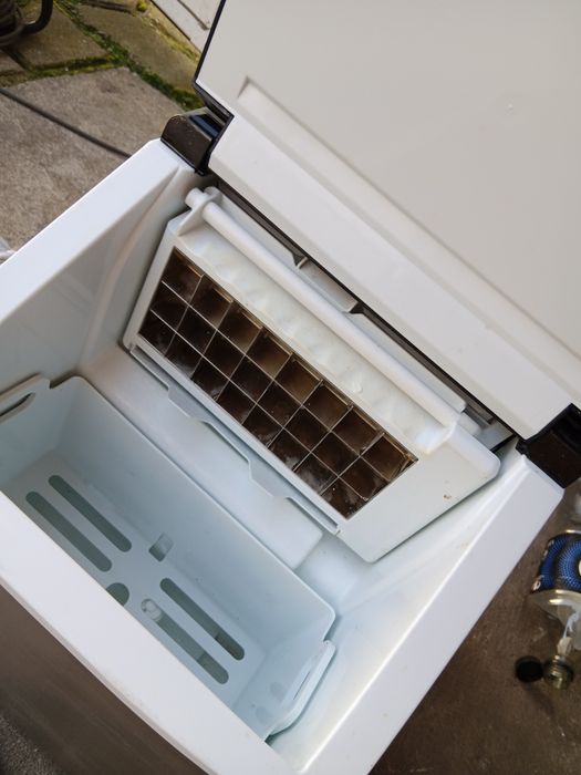 Klarstein Clearcube kostkarka do lodu 13kg/24h stal przezroczysty lód