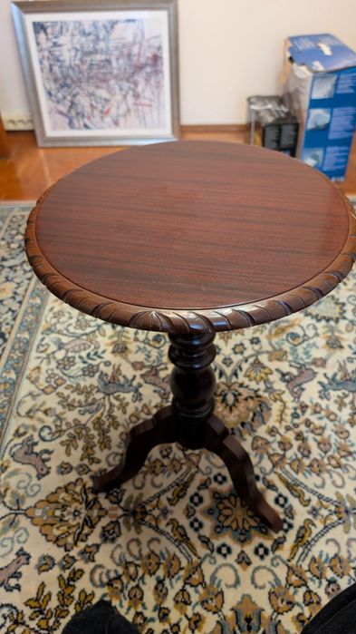 Mesa de apoio em madeira