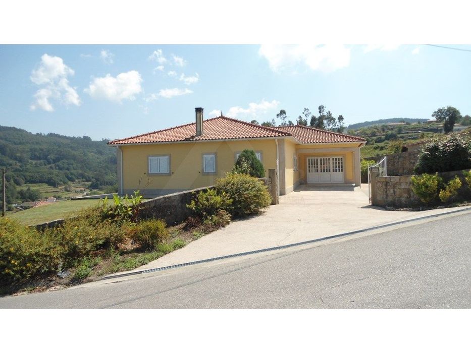 Moradia T3 em Paredes de Coura