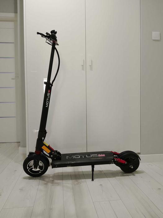 Hulajnoga elektryczna MOTUS 8.5 Lite Pro