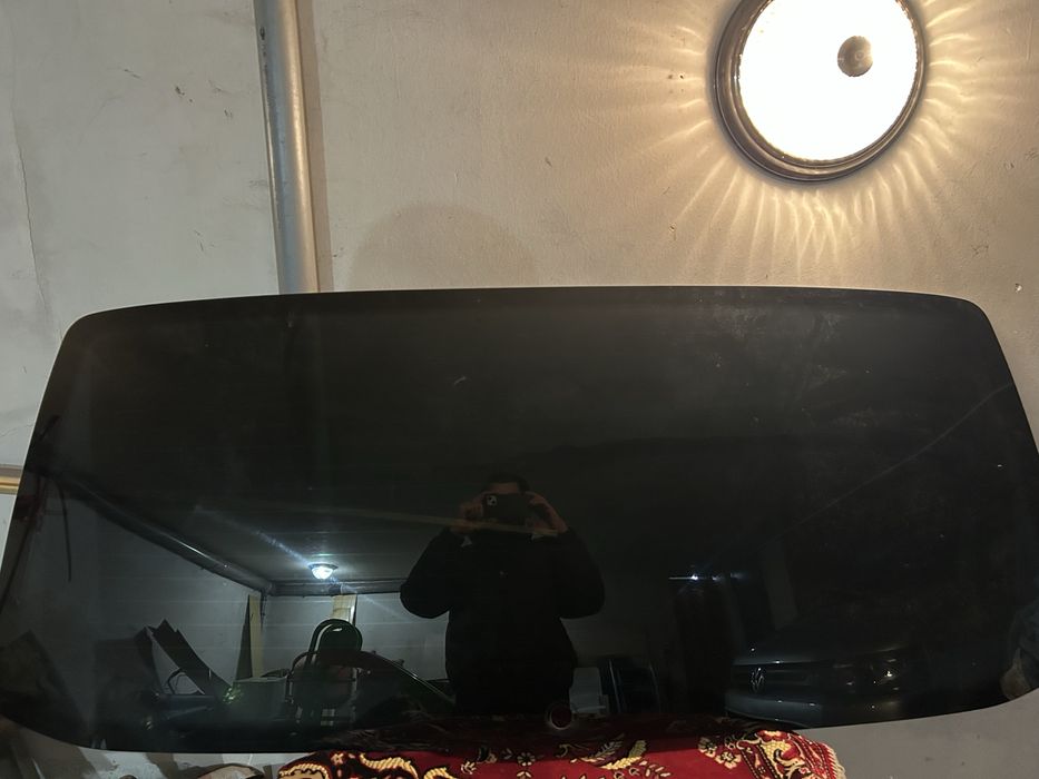 Заднє скло ляди т5