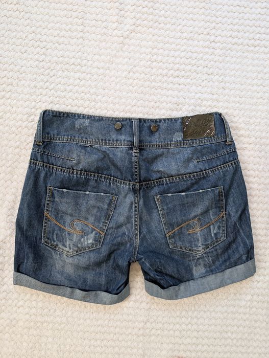 Super krótkie spodenki jeansowe