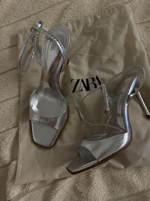 Продам босоніжки ZARA