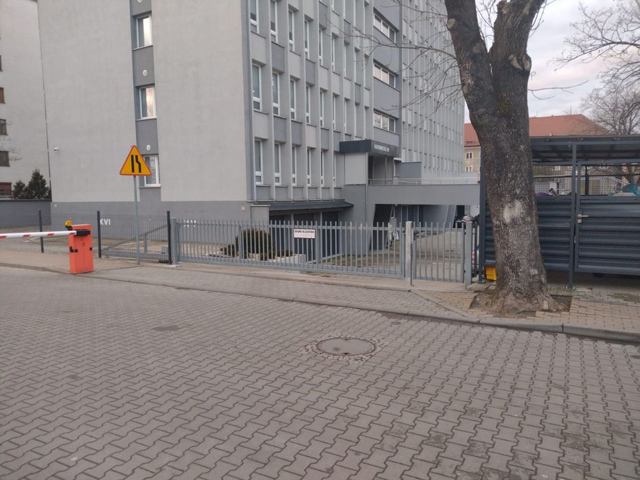 Sprzedam garaż/ magazyn w centrum Opola