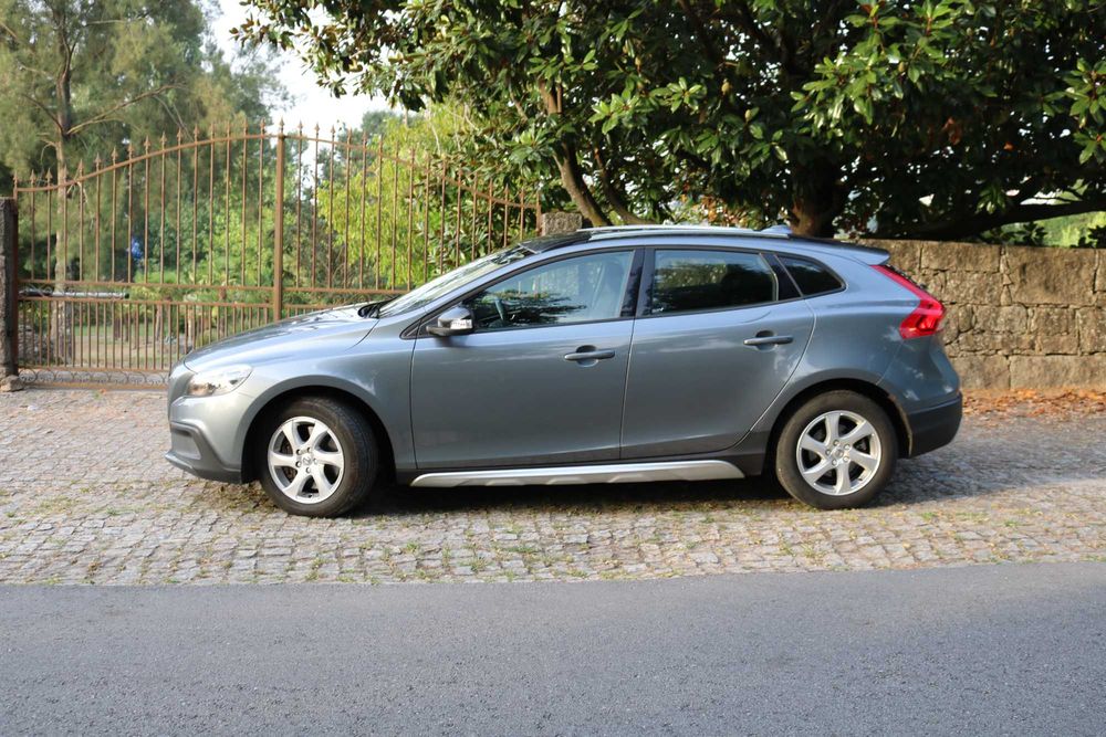 Volvo V40 Cross Country 2.0 D2 – Novembro 2016
