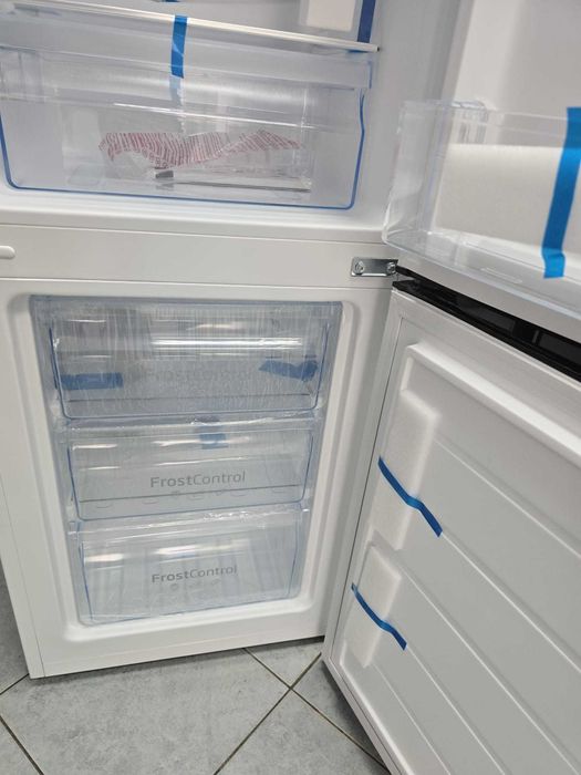 OUTLET  nowa Amica lodówka AMICA FK200.4(E) gwar 2 lata F3