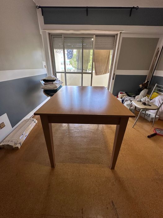Mesa para sala ou jantar