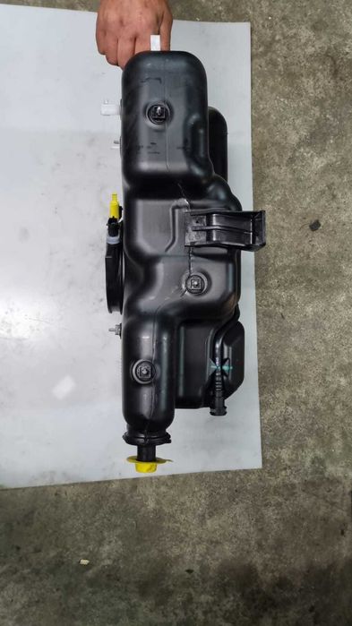 NOWY Zbiornik płynu AdBlue Master Movano Nissan 2,3 DCI oraz 1,6 CDTI