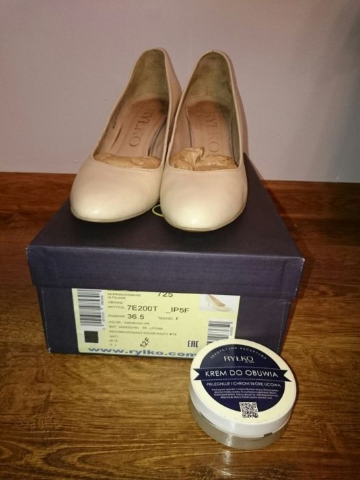 Buty/szpilki/pantofle kremowe Ryłko, roz. 36,5