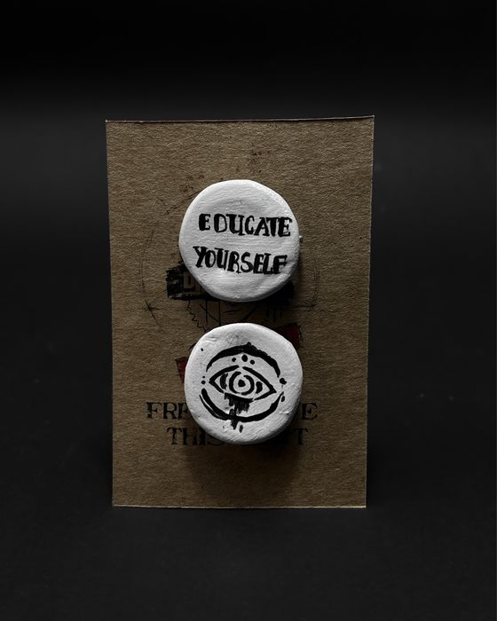 educte yourself przypinki punk