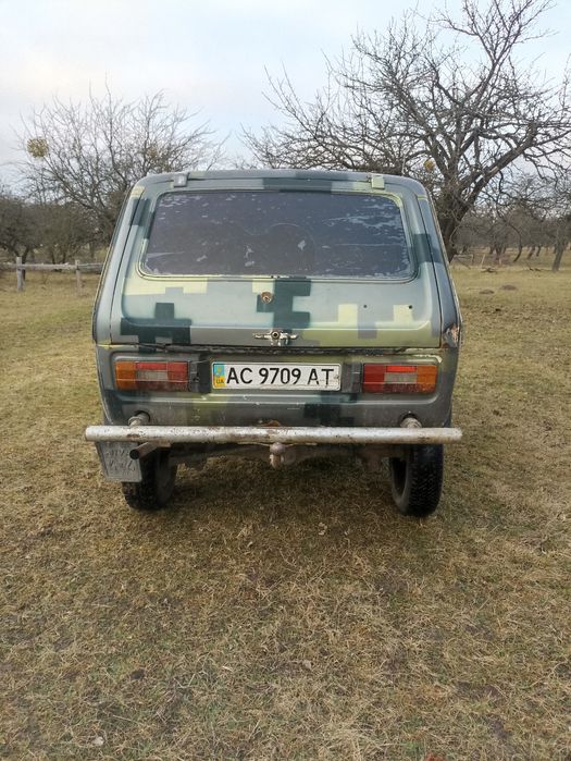 Ніва 21213 машина на ходу