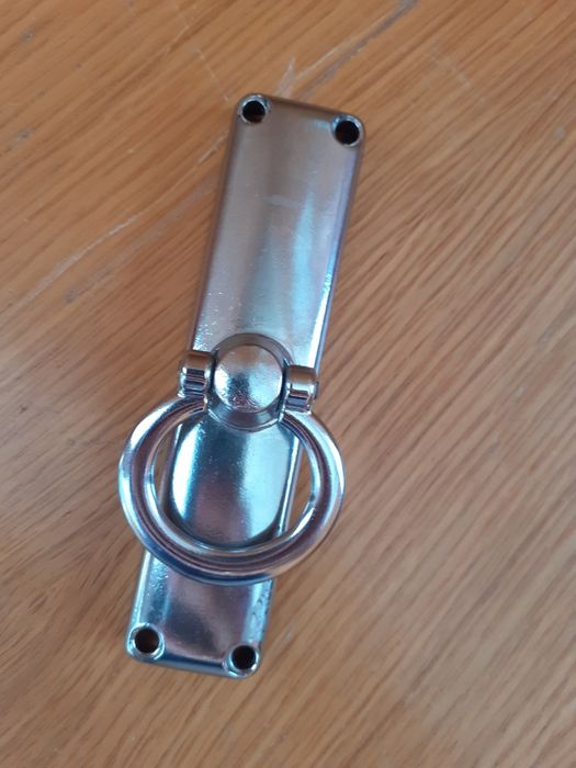 Fechadura para janela de madeira