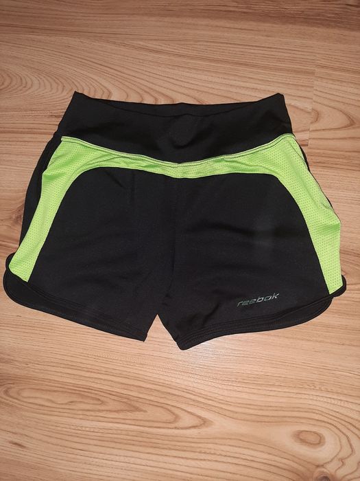Spodenki reebok wymiary podane w ogłoszeniu