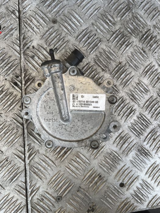 MERCEDES W176 A 45 AMG 2.0 насос вакуумный  A1331800501