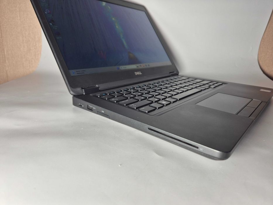 Dell 5490 14,1' HD Intel i3-8130U, Ram 8Gb, SSD 128 Gb