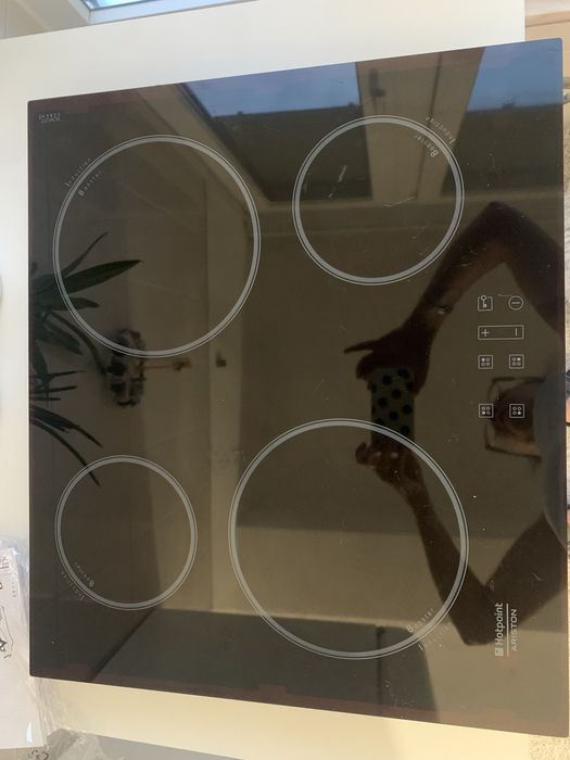 Placa indução Ariston Hotpoint (2 placas nao funcionam)
