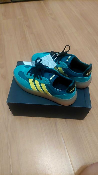 Ténis Adidas Barreda