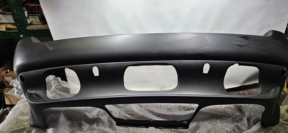Zderzak tył tylny bmw e53 x5 nowy 99-06