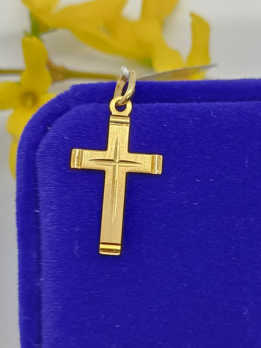 Zawieszka krzyżyk ze złota, złoto pr 333