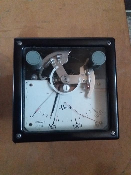 Прилад для вимірювання обертів