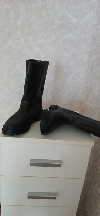 Продам робочу обувь
