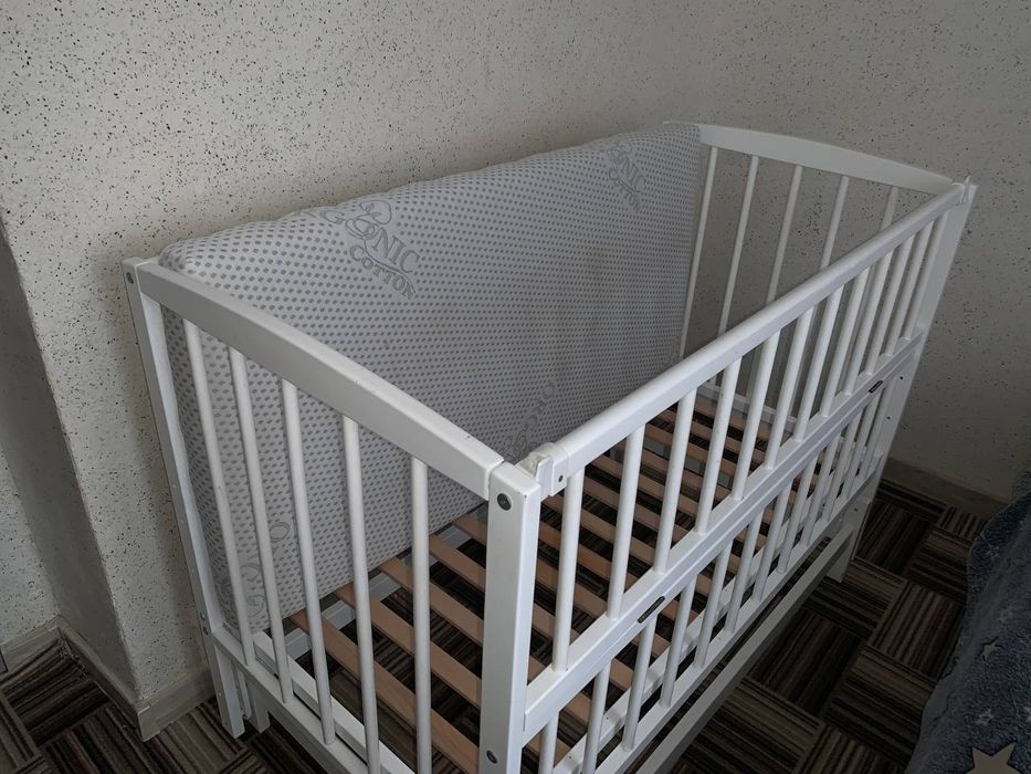 Ліжечко дитяче з матрацом