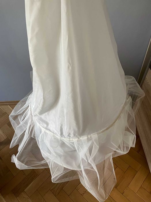 Suknia ślubna, stan idealny (na wzrost 168 cm + 8cm obcas)