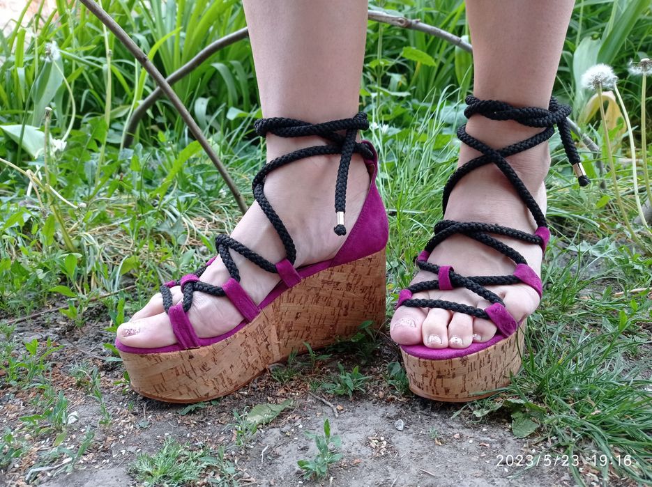 Стильні босоніжки на ваші ніжки