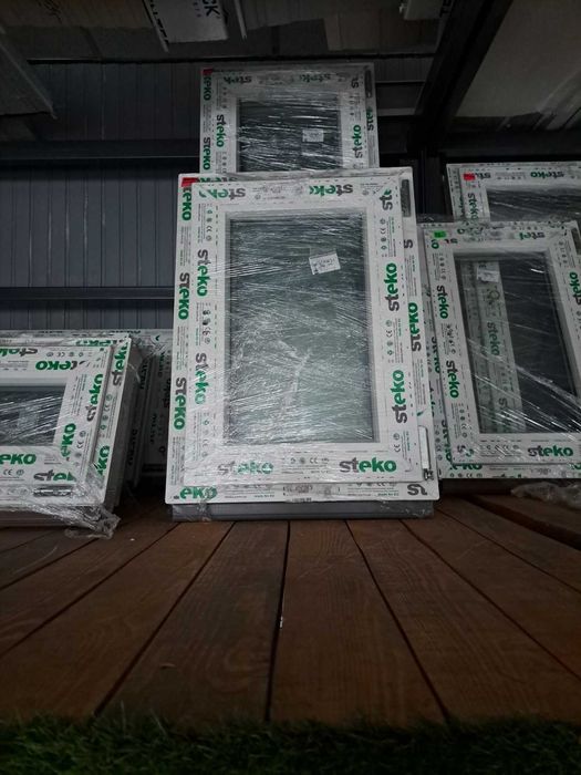 Продаємо металопластикові вікна та двері. Окна, двери Вараш