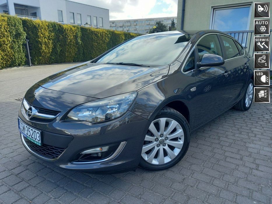 Opel Astra Benzyna Sedan Pół-Skóry 148TysKm Przebiegu Bardzo Zadbana Bezwypadkowa
