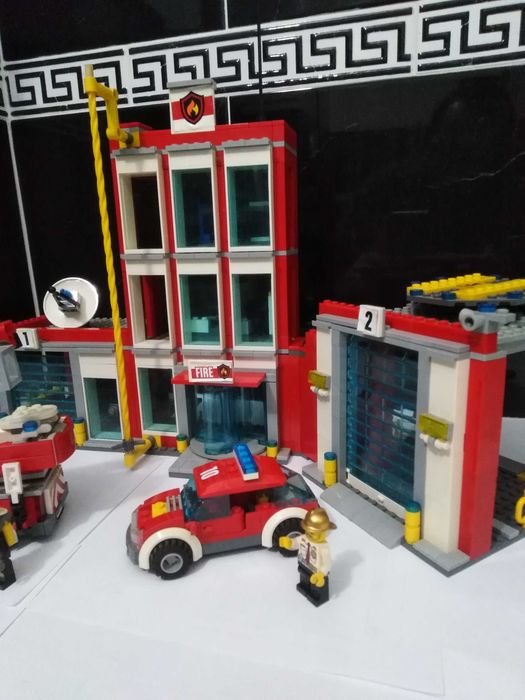 Lego City - Quartel dos bombeiros.