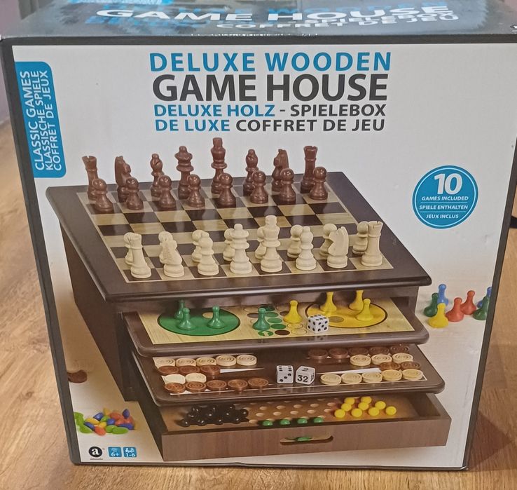 Gry planszowe 10w1  w drewnianym pudelku
