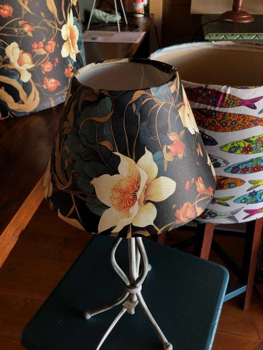 Candeeiro de mesa, bom estado