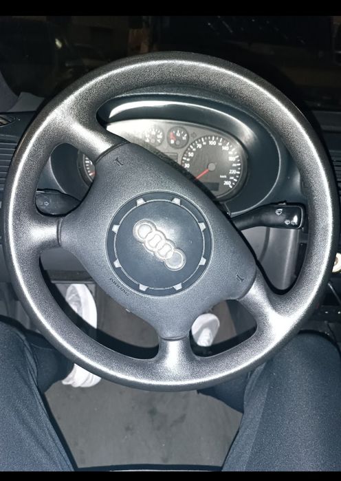 ( Novas fotos interiores )Vendo Audi A3 de 99 em muito bom estado rest