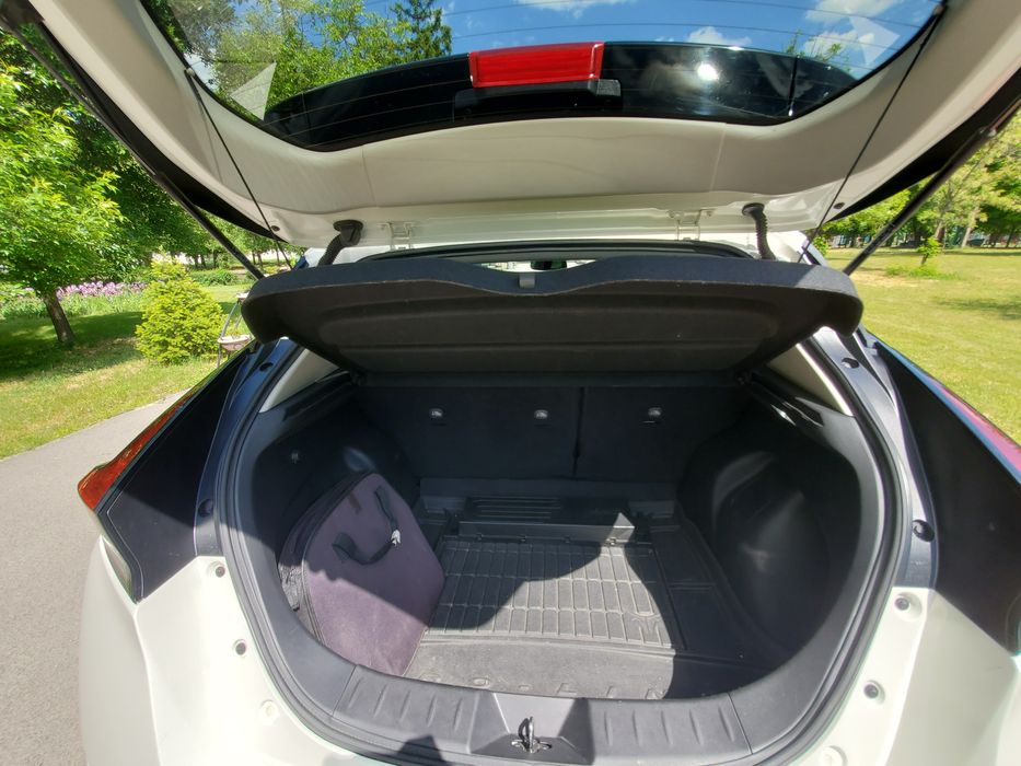 Nissan Leaf SL 62kwh