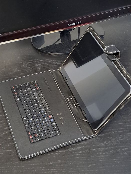 Tablet z klawiaturą