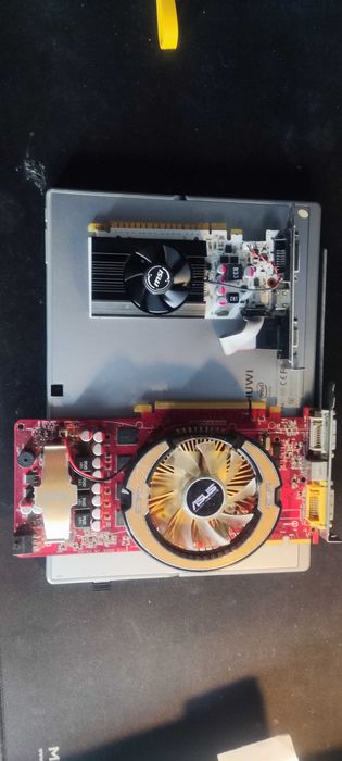 2X Placas MSI GeForce N730K-2GD3/LPV & ATI Radeon HD 4850 (Avariadas)