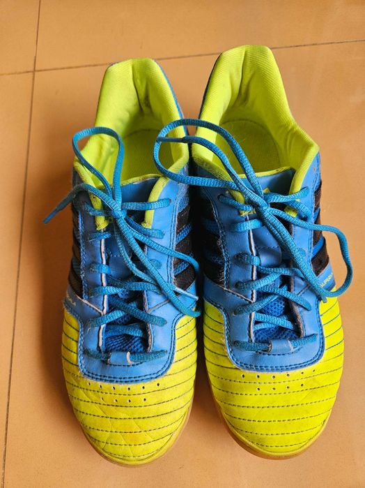Chuteiras adidas tamanho 36