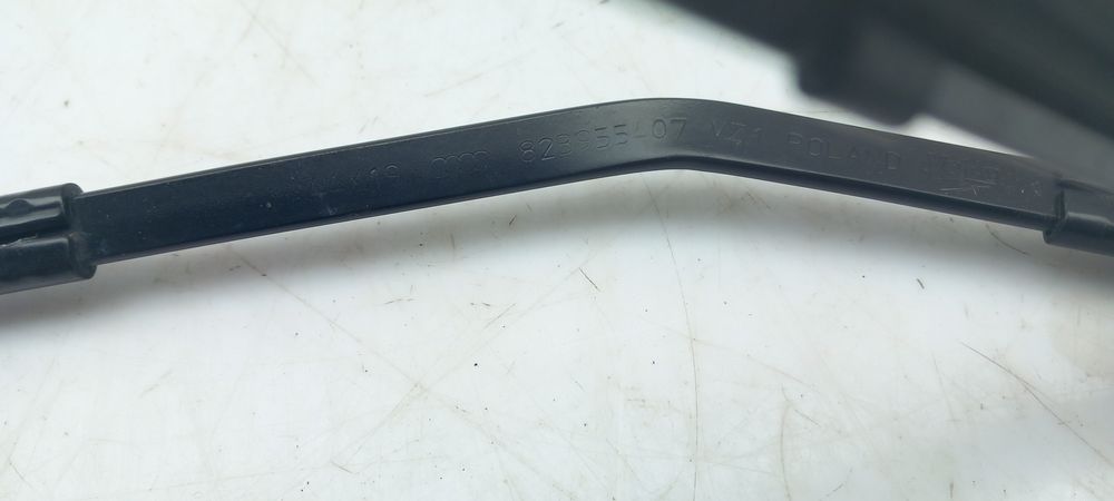 Haste / braço de escova limpa vidros frente esquerda AUDI A1 Sportback