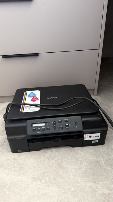 Drukarka wielofunkcyjna atramentowa Brother DCP-J105