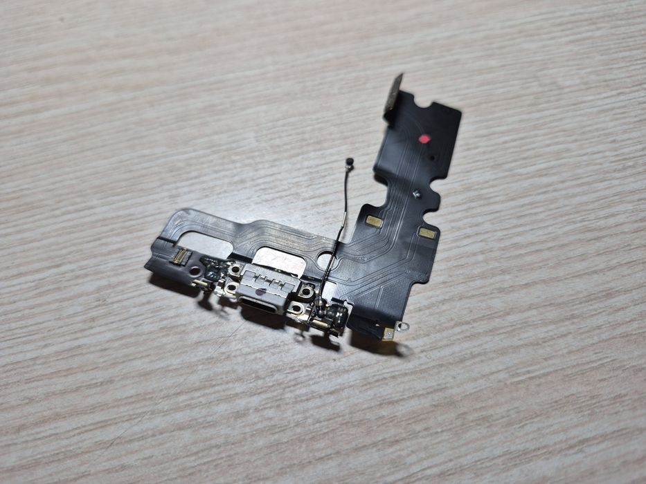 Деталі на айфон 7 опис