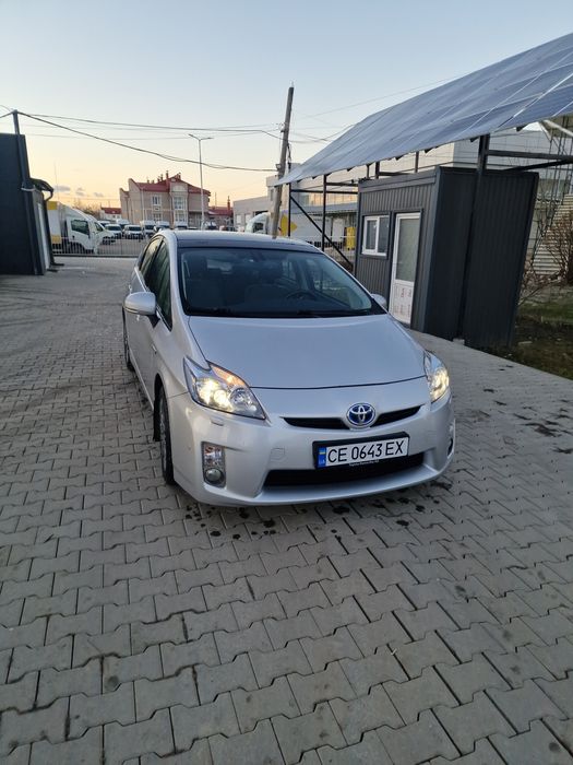 Тойота пріус 2010