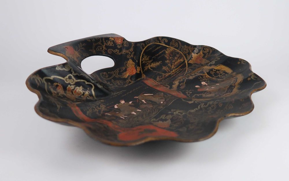 Bandeja Oriental Lacada Séc. XIX/XX (ref. 1)