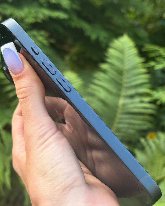 Продам  айфон 14