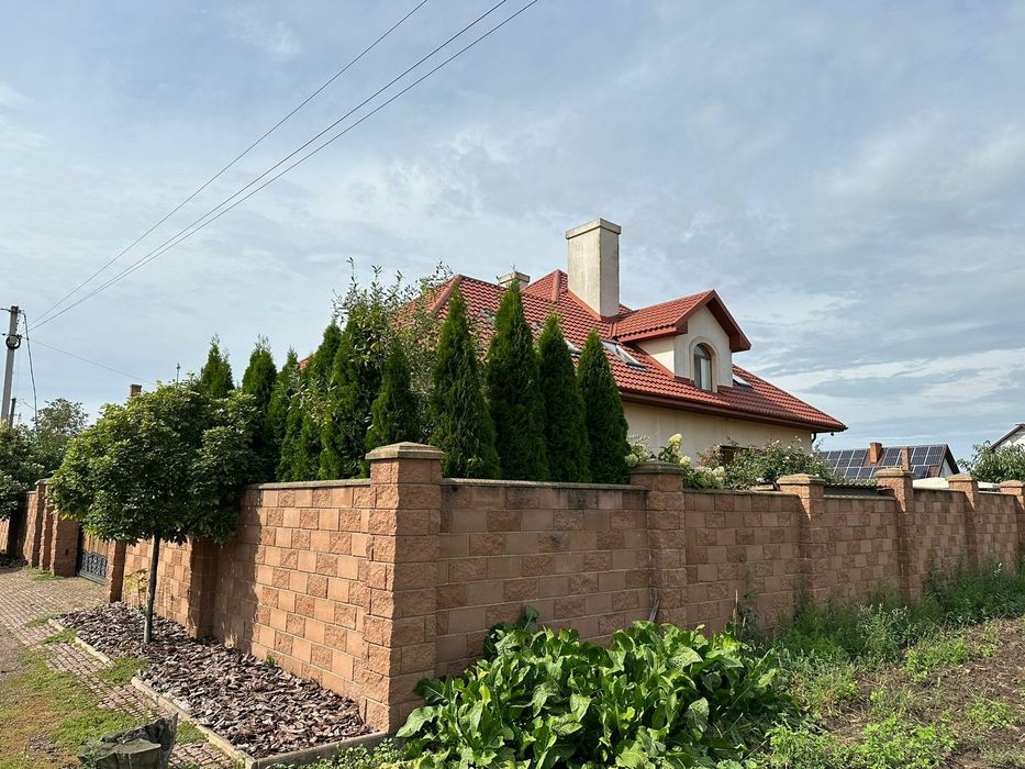 ТЕРМІНОВИЙ ПРОДАЖ! с. Боголюби 2пов. 307м2, 10сот. Єврорем.,меблі!